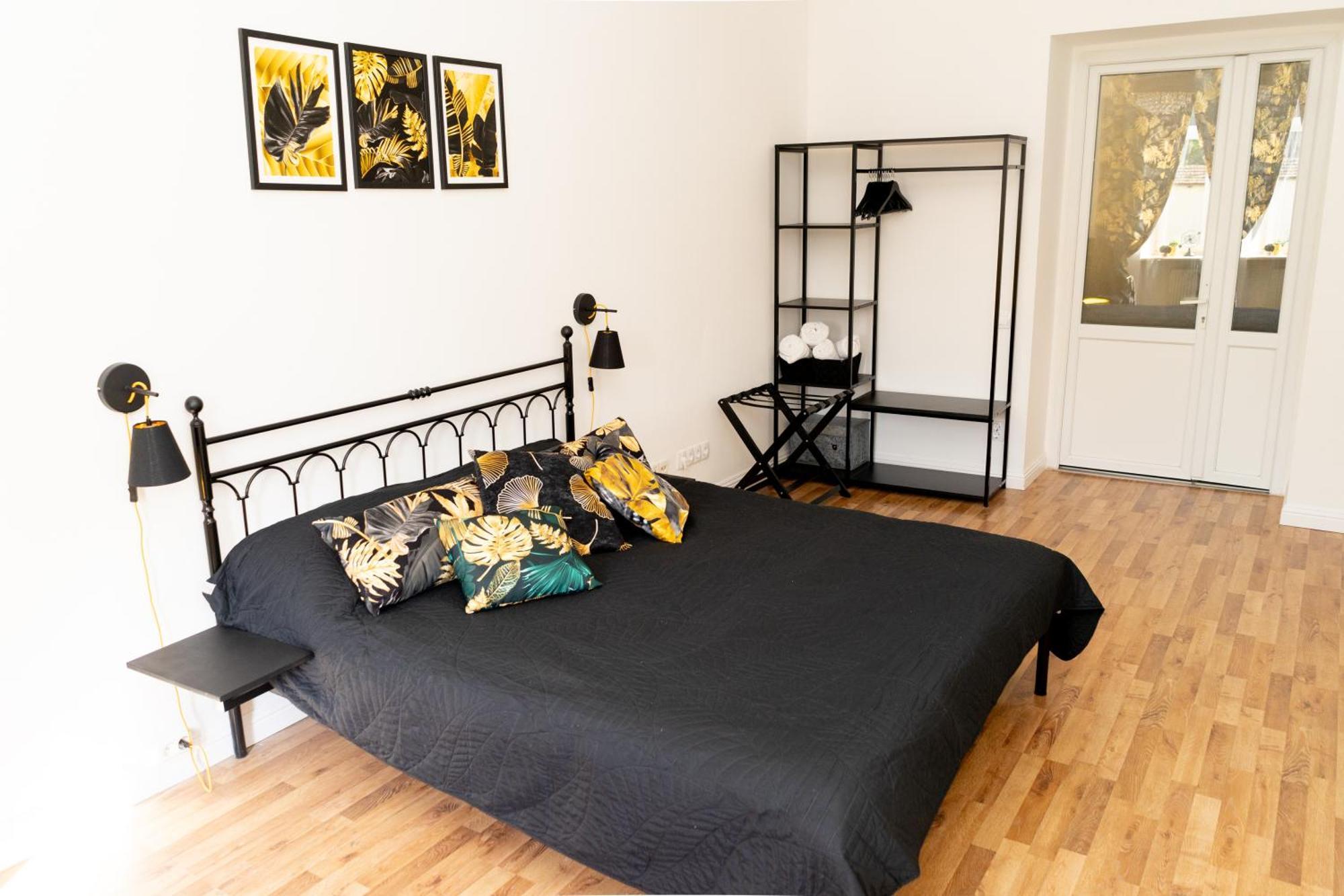 Charming Apartments In The Heart Of Lviv - Valova, Nasypna Str Exterior photo